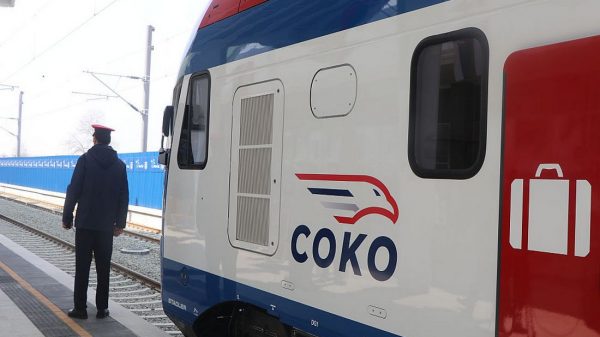 HÁTTAL A MÚLTNAK: A Sólyom vonat az újvidéki állomáson (Forrás: 021)