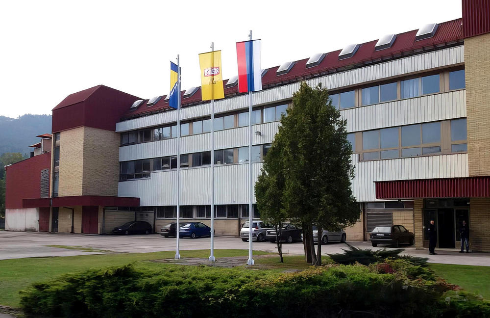Külföldiek is gyárthatnak fegyvereket a boszniai Szerb Köztársaságban 2 A szóban forgó paléi gyár épülete