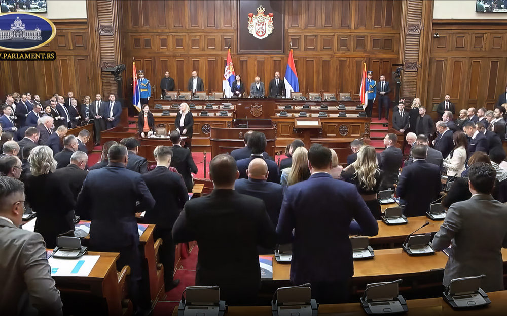 Ma nem hallgatták meg együtt a himnuszt a képviselők a szerbiai a parlementben