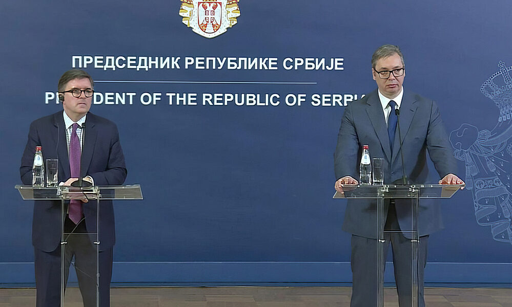 James O’Brien és Aleksandar Vučić jóformán semmiben sem értett egyet a koszovói és srebrenicai kérdésben. A szerb diplomáciára, illetve az azt (is) megtestesítő szerb elnökre nehéz napok várnak