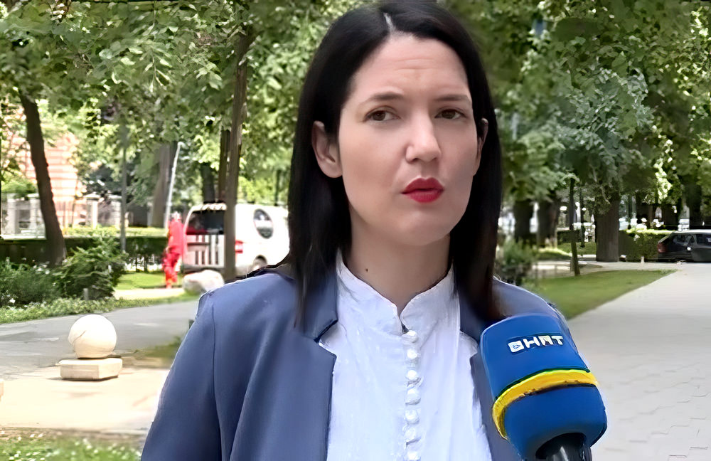 Jelena Trivić ellenzéki vezető szerint a boszniai szerb vezetőkre kirótt amerikai szankciók miatt a Szerb Köztársaság már  nehezen tud kötvényeket kibocsátani a londoni vagy a bécsi tőzsdén (Forrás: YouTube, BHRT)