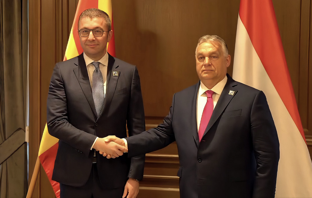 Orbán közvetít