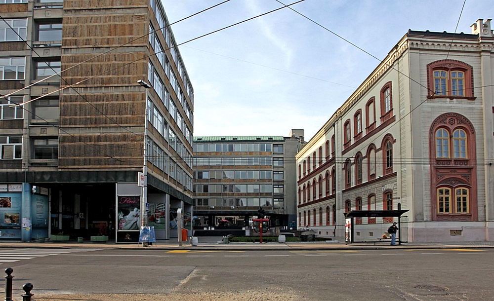TV-ELŐFIZETÉS: Megszüntetés helyett megint árat emelt a szerb állam 2 Az eredeti Plato tér Belgádban