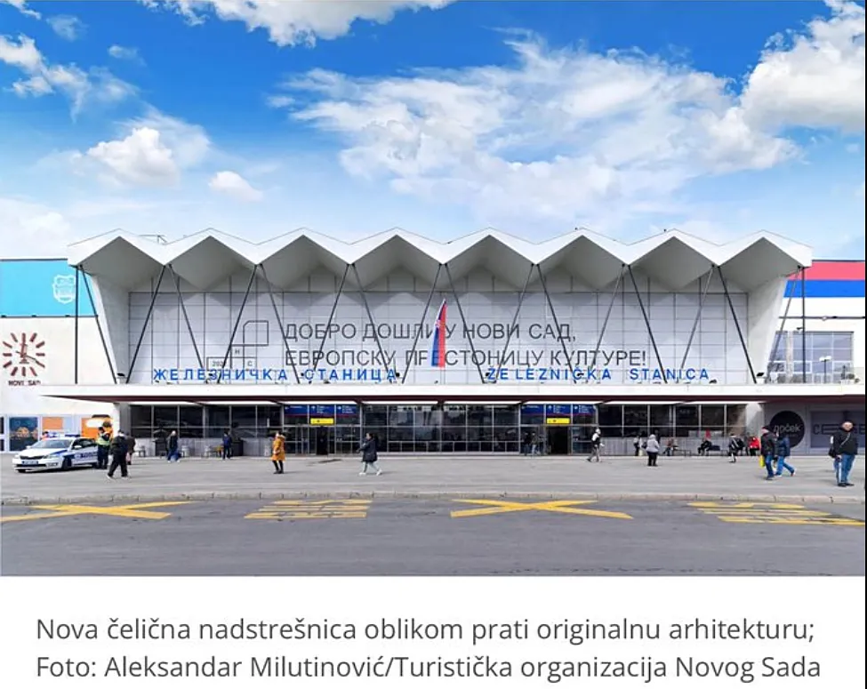 KÍNAI ÉPÍTÉSZET: Legalább 14 halottja van az újvidéki vasútállomáson történt tragédiának 8 Az Újvidéki Idegenforgalmi Szervezet korábban büszkén említette, hogy az új vasszerkezet követi az állomás megjelenését
