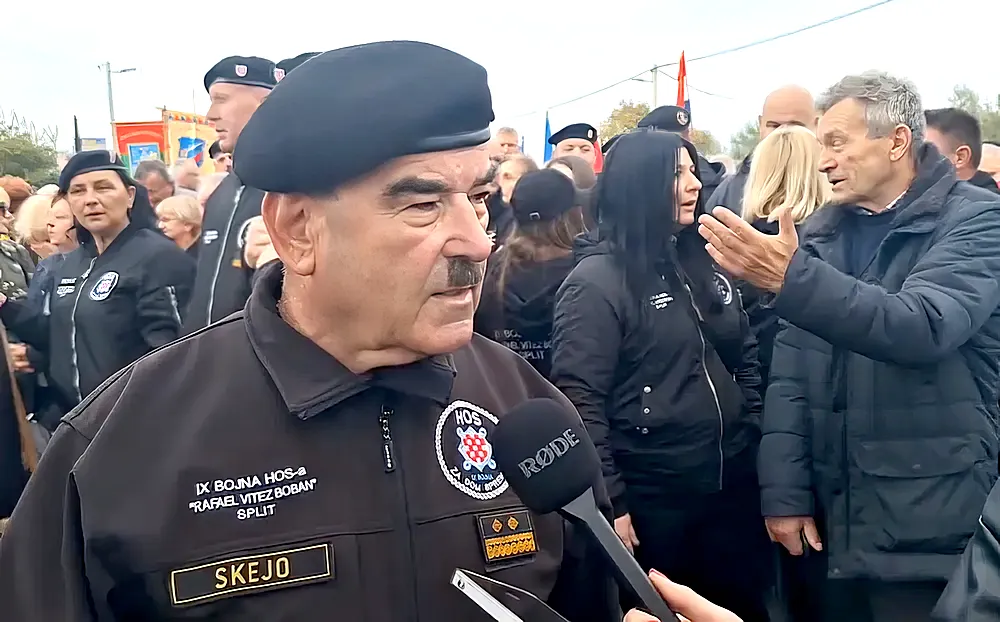 Beroš ártatlannak vallja magát, december 29-én lesz az elnökválasztás 2 A kevésbé muris látványosságok között szerepelt a Hitler-bajuszos Marko Skejo