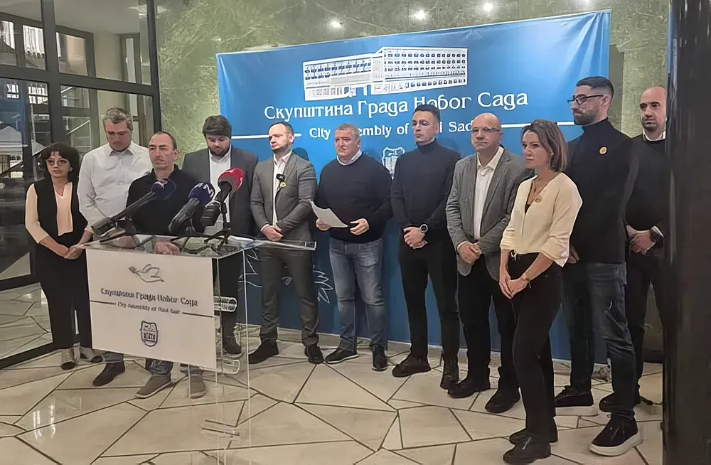 Az újvidéki ellenzék az újvidéki polgármester és szerbiai miniszterelnök lemondását követeli