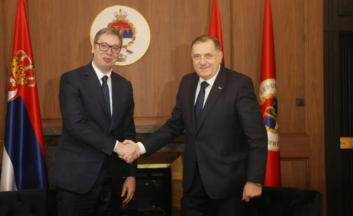 Illetéktelen elvtárs sürgősen Banja Lukába utazik