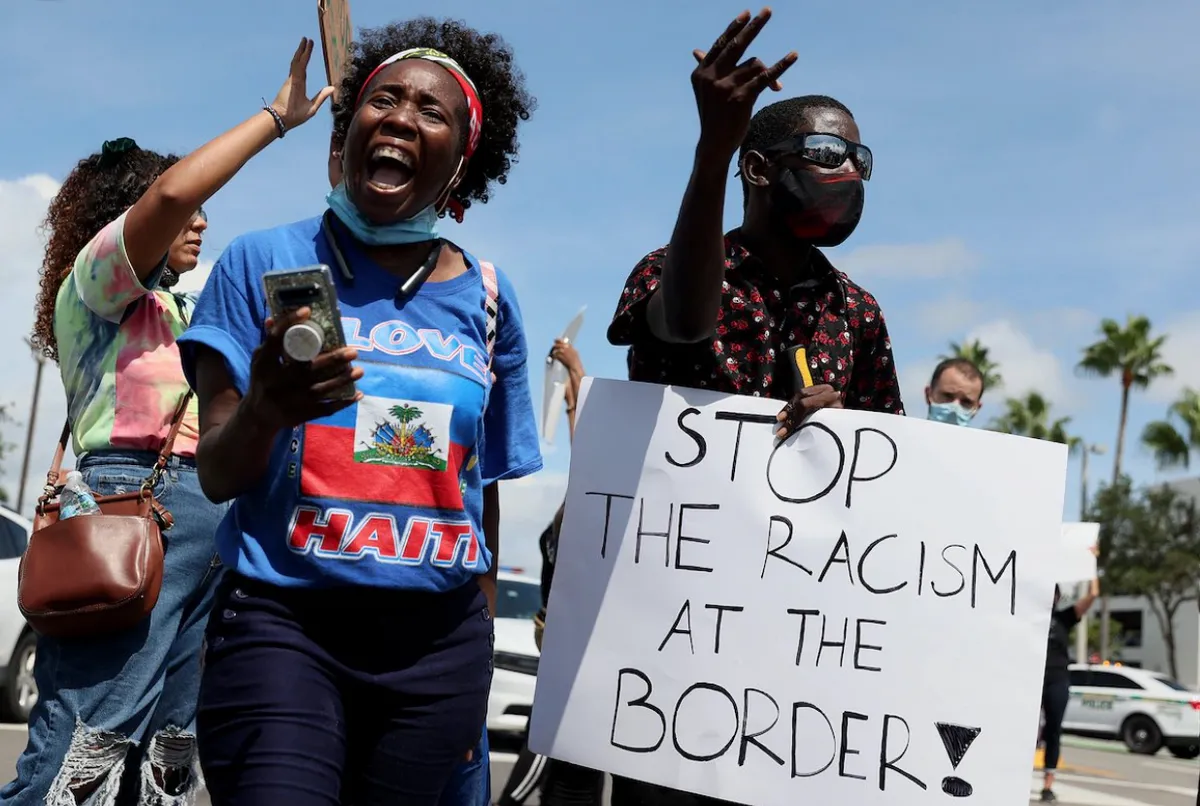 Százezrek, esetleg milliók lehetnek érintettek az amerikai MAGY KITOLONCOLÁSBAN. Trump 520 000 haiti migráns védelmét vonta meg, így őket máris kitoloncolhatják. A Pew Research Center szerint 2022-ben mintegy 700 ezer indiai tartózkodott illegálisan az Egyesült Államokban, rájuk is hasonló sors várhat