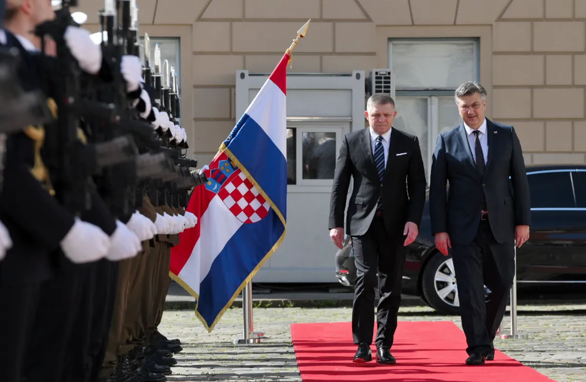 Az energiabiztonság fontos prioritás számunkra - írta az X platformon a horvát miniszterelnök, aki bemutatta vendégének az energetikai infrastruktúra fejlesztésére irányuló stratégiai beruházásokra vonatkozó elképzeléseket, és kifejezte hajlandóságát az együttműködés erősítésére ezen a téren