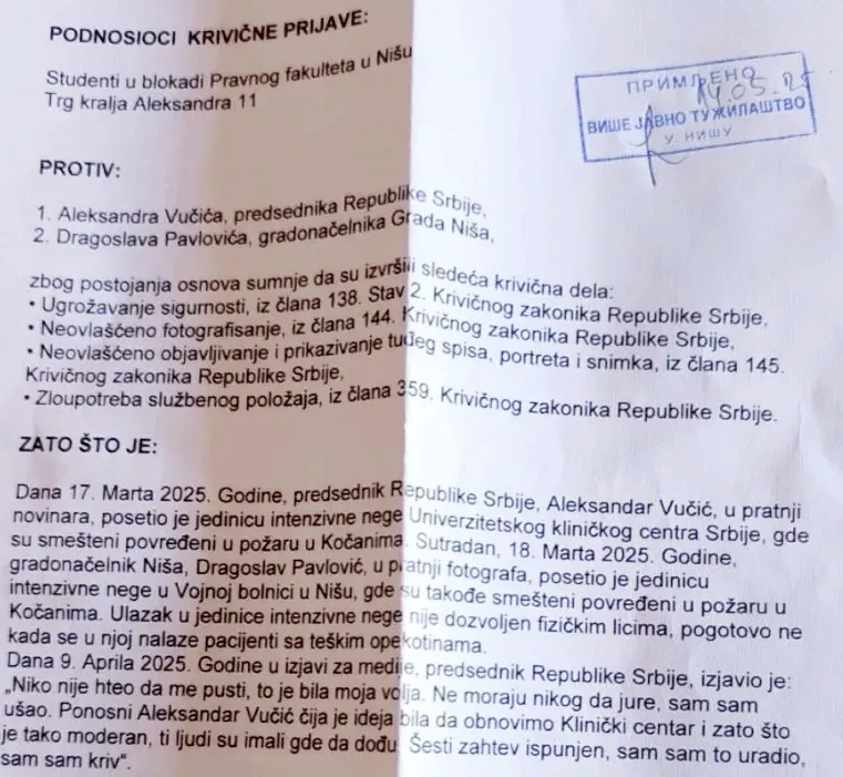 A feljelentés első oldalának egy része, rajta  az átvételt igazoló ügyészségi pecséttel