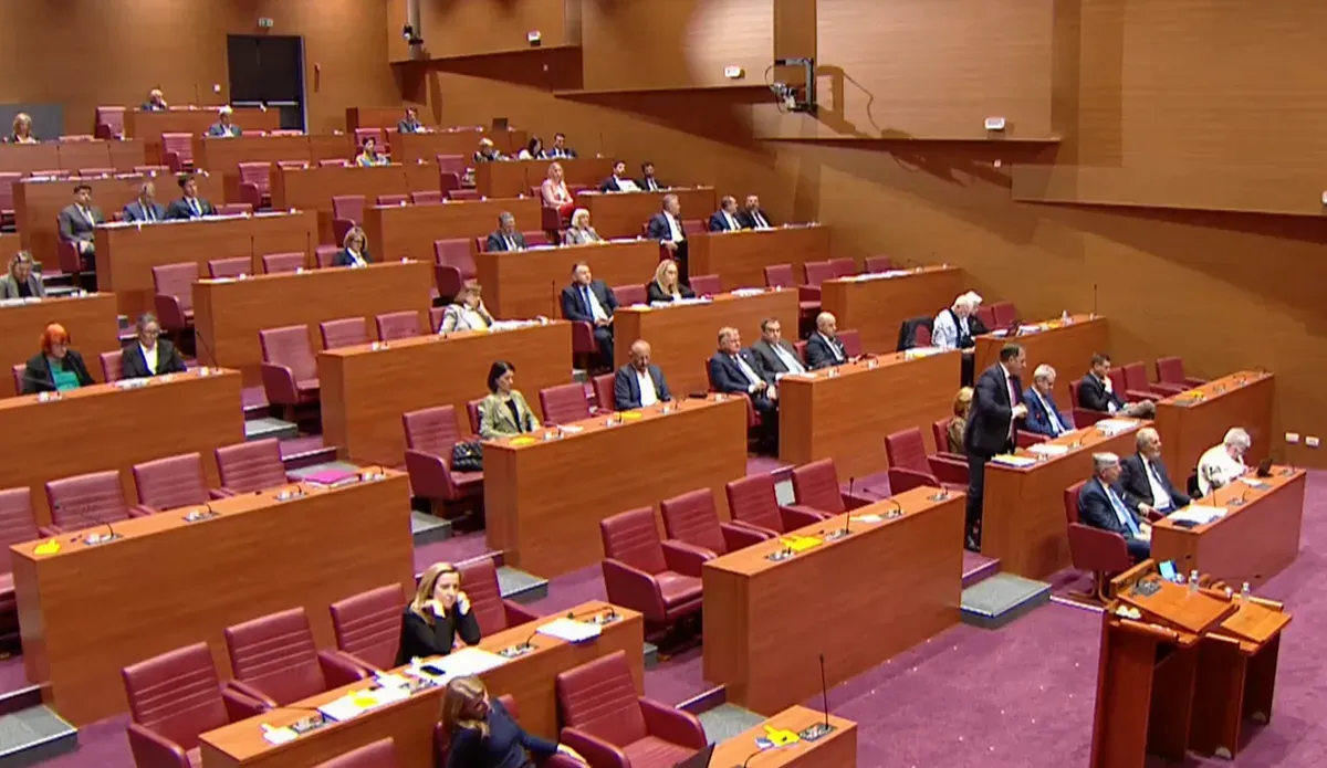 A horvát honatyákat kicsit több, mint két hét választja el a nyári pihenőtől, így nem mondhatni, hogy a parlament (szábor) csatazajtól hangos