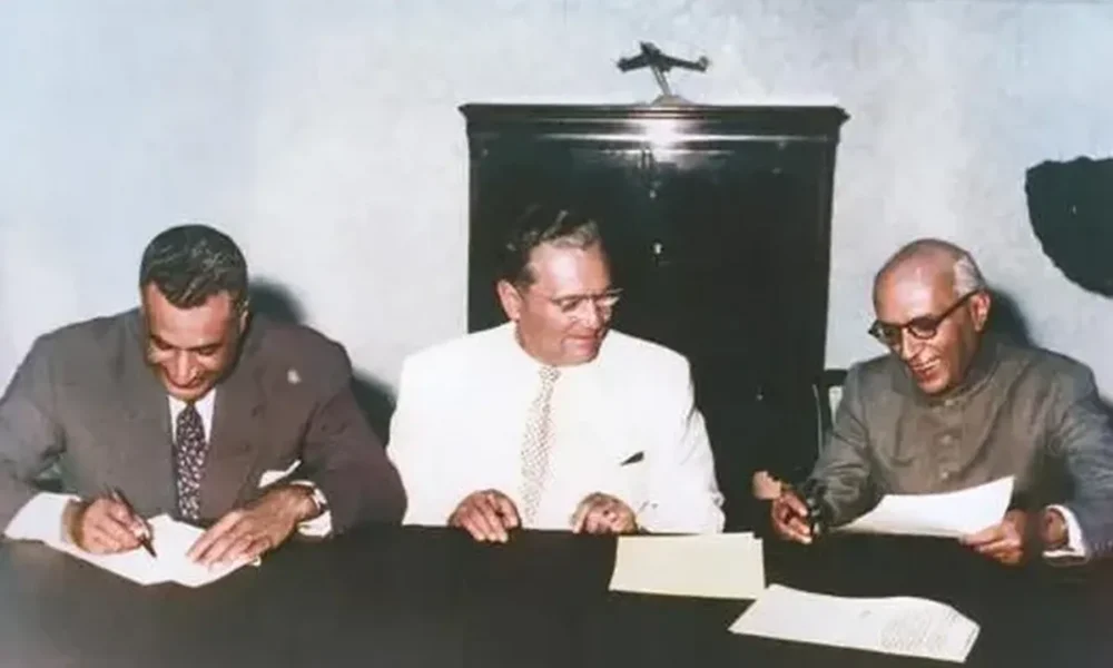 Nehru, Nasser és Tito 1961-ben, utólag színezve a szó szoros és átvitt értelmében