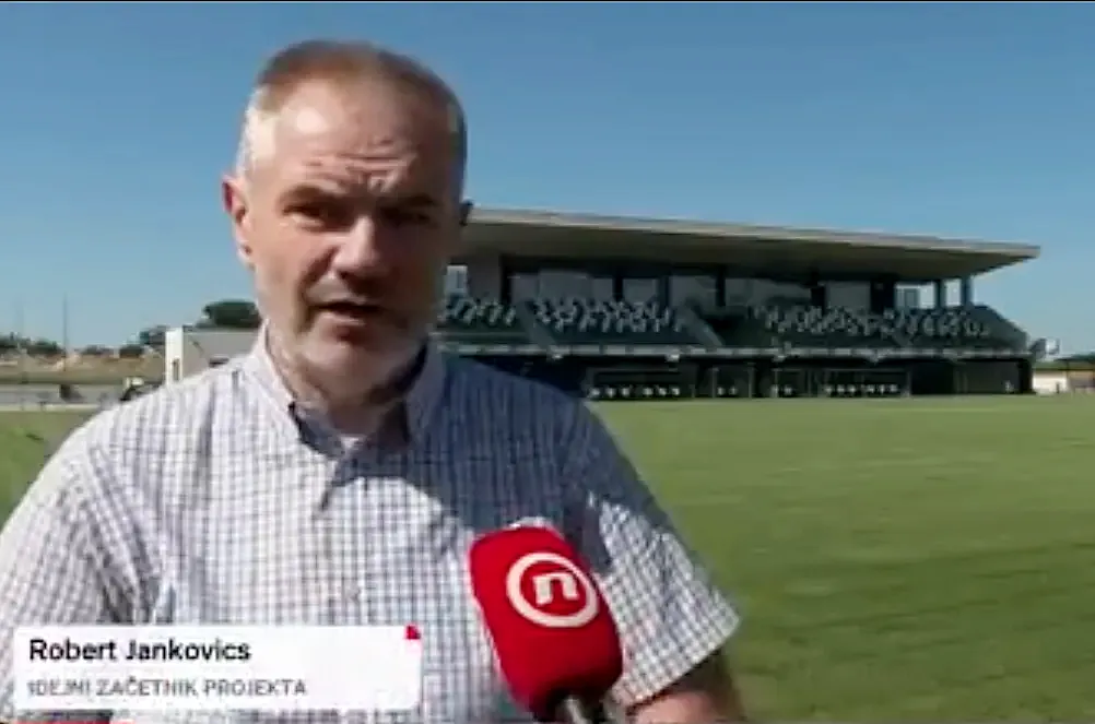 Stadion a libalegelő mellett a horvátországi Várdarócon 2 Jankovics Róbert, aki felvállalta és megideologizálta az ötletgazda szerepét