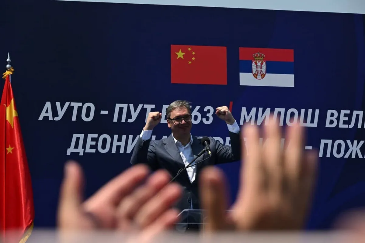 Népünnepélyt szerbveztek a szerb elnöknek