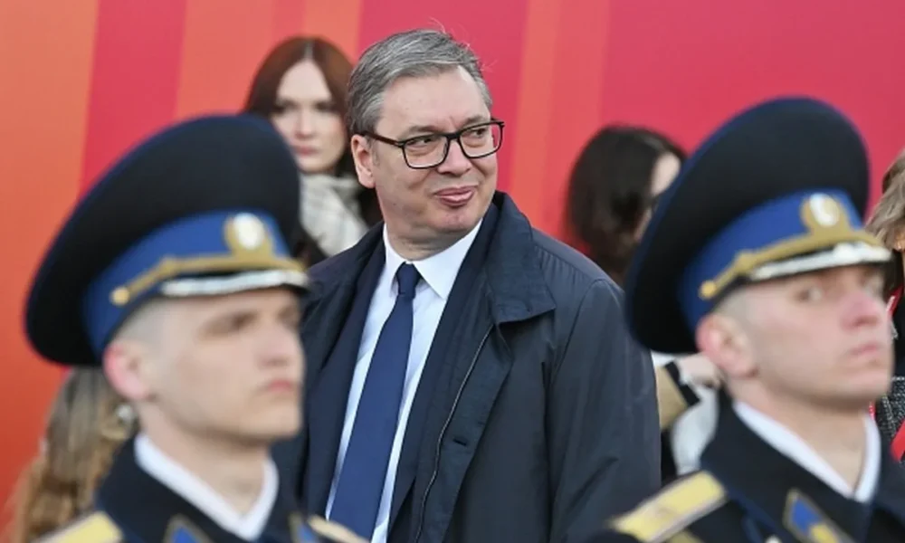 Ez egy utolsó utáni figyelmeztetés, vagy Moszkva már lemondott a szerb elnökről? Talált-e helyette valaki mást? Vagy talán a Nyugat akar tőle megszabadulni? De a jelek szerint senkinek sem, annyit hazudott már