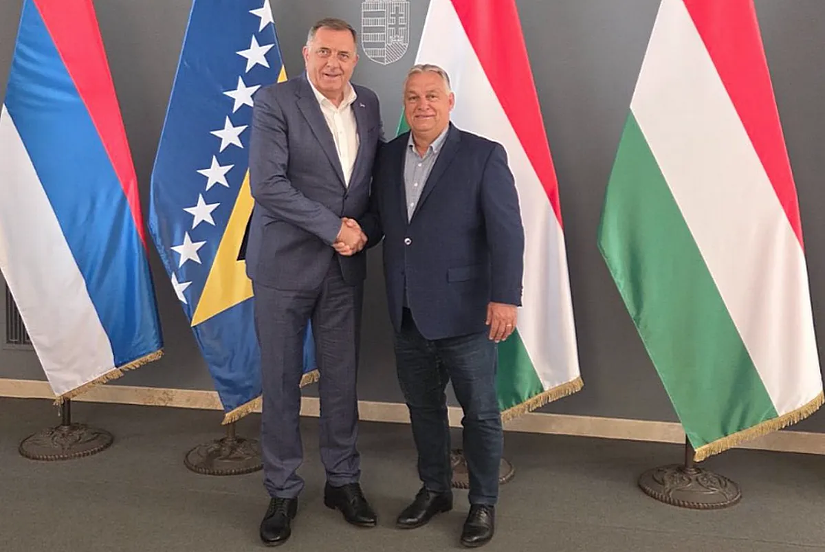 Dodik marad a pártja élén, nemzeti egységkormányt akar 3 A boszniai zászló is használatban, nem csak a boszniai szerb