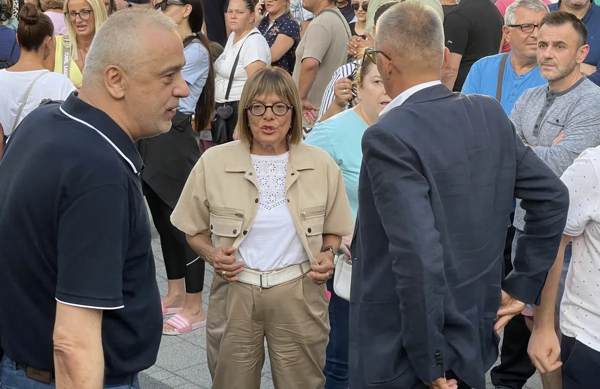 Attól nem kell tartani, hogy őket fejbe kólintják a rendőrök: Maja Gojkovic és Stevan Bakic