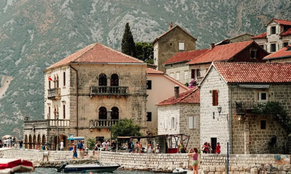 Nyaralás a fekete hegyek lábánál, Perast, Montenegró