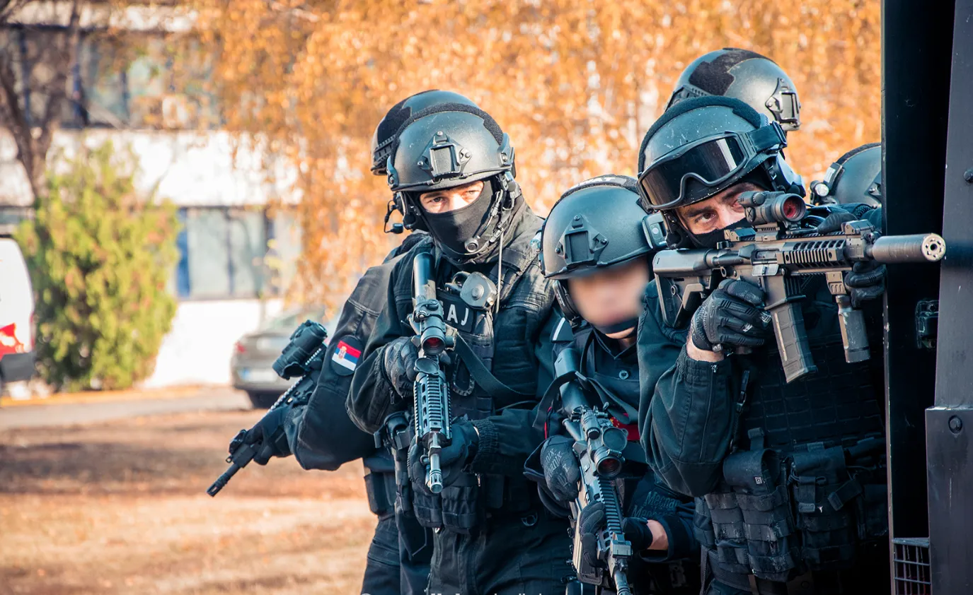 Ki a jó rendőr, aki az államot, vagy aki a vezetést szolgálja? 3 Speciális Antiterrorista Egység (SAJ)