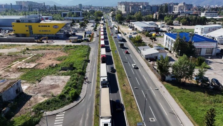 A bosnyák kamionos blokád madártávlatból