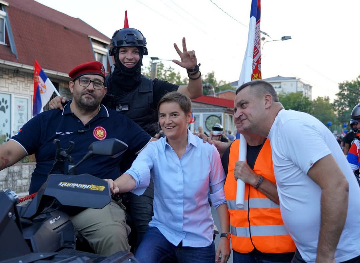 A házelnökkel is lehetett "szelfiskedni" Borčaban