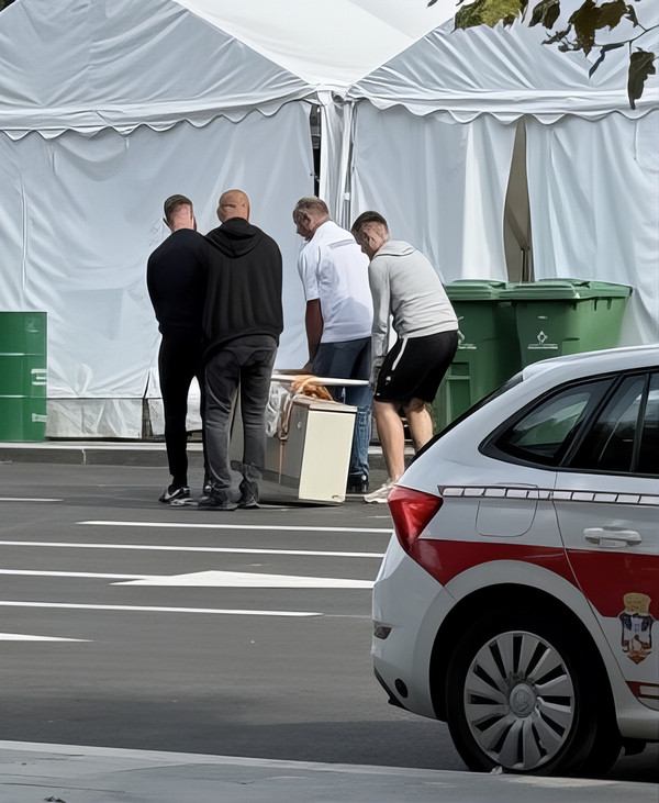 Teljesültek a követeléseik, de nem mennek haza a tanulni vágyó diákok 7 A Ćacilend lakói hosszútávra terveznek, villanykályhát visznek a táborba. Lehet, hogy tartós tejet is vesznek!? A képet az X platformra feltöltő posztló szerint az áramszámlát az ország lakossága fizeti majd