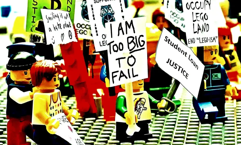 A nevetés nem gyűlöletbeszéd - hirdeti a CANVAS honlapja. De kinek van itt kedve nevetni? A színes forradalmak ideje ugyanis még nem járt le, a diktatúrák pedig virágoznak