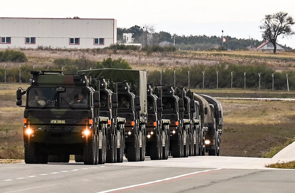 Multifunkcionális Rheinmetall teherautókkal szállították az öngyilkos drónokat