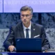 - A Janaf nem eladó, és ilyen opciót egyáltalán nem is fontolgatnak – hangsúlyozta Plenković horvát miniszterelnök a zágrábi kormányülésen, hozzátéve, hogy olyan megoldásra számít, amely lehetővé teszi a Szerbiai Olajipari Vállalat (NIS) és a Janaf közötti együttműködés folytatását
