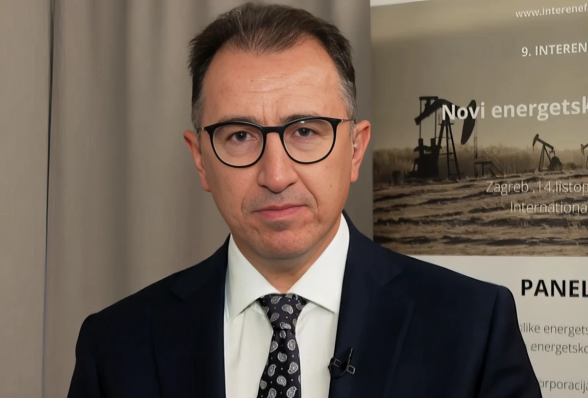 További energetikai kavarások és egy szimpatikus vezetéknevű ember 2 A török olajcég vezérigazgatója ismeri a történelmet, bár ezzel aligha vívja ki a közép-európai népek szimpátiáját, de beszéljünk inkább az energetikáról