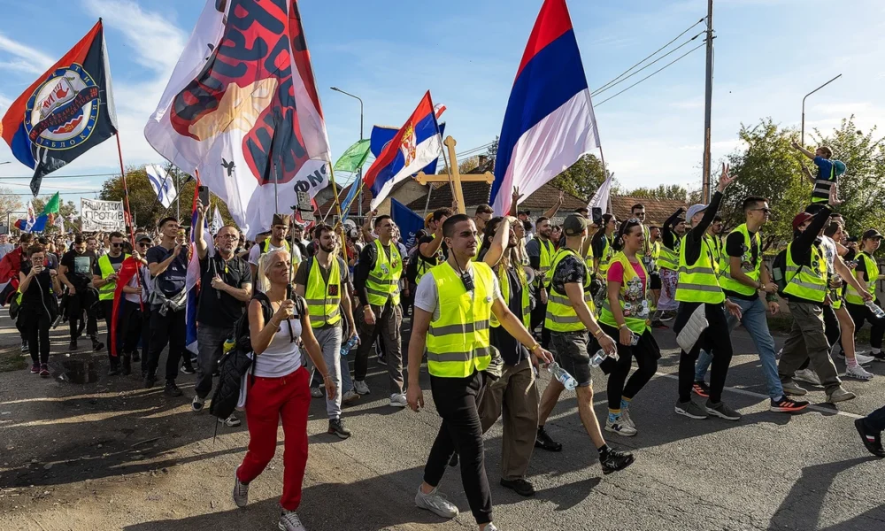 MEGEMLÉKEZÉS: Minden út Újvidékre vezet, ahova estére érkeznek meg a diákok, akik az ország különböző részeiből indultak. A legtöbbet a Novi Pazarból gyalogló diákok voltak úton, akik 16 nappal ezelőtt indultak el, és több mint négyszáz kilométert tettek meg