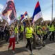 MEGEMLÉKEZÉS: Minden út Újvidékre vezet, ahova estére érkeznek meg a diákok, akik az ország különböző részeiből indultak. A legtöbbet a Novi Pazarból gyalogló diákok voltak úton, akik 16 nappal ezelőtt indultak el, és több mint négyszáz kilométert tettek meg
