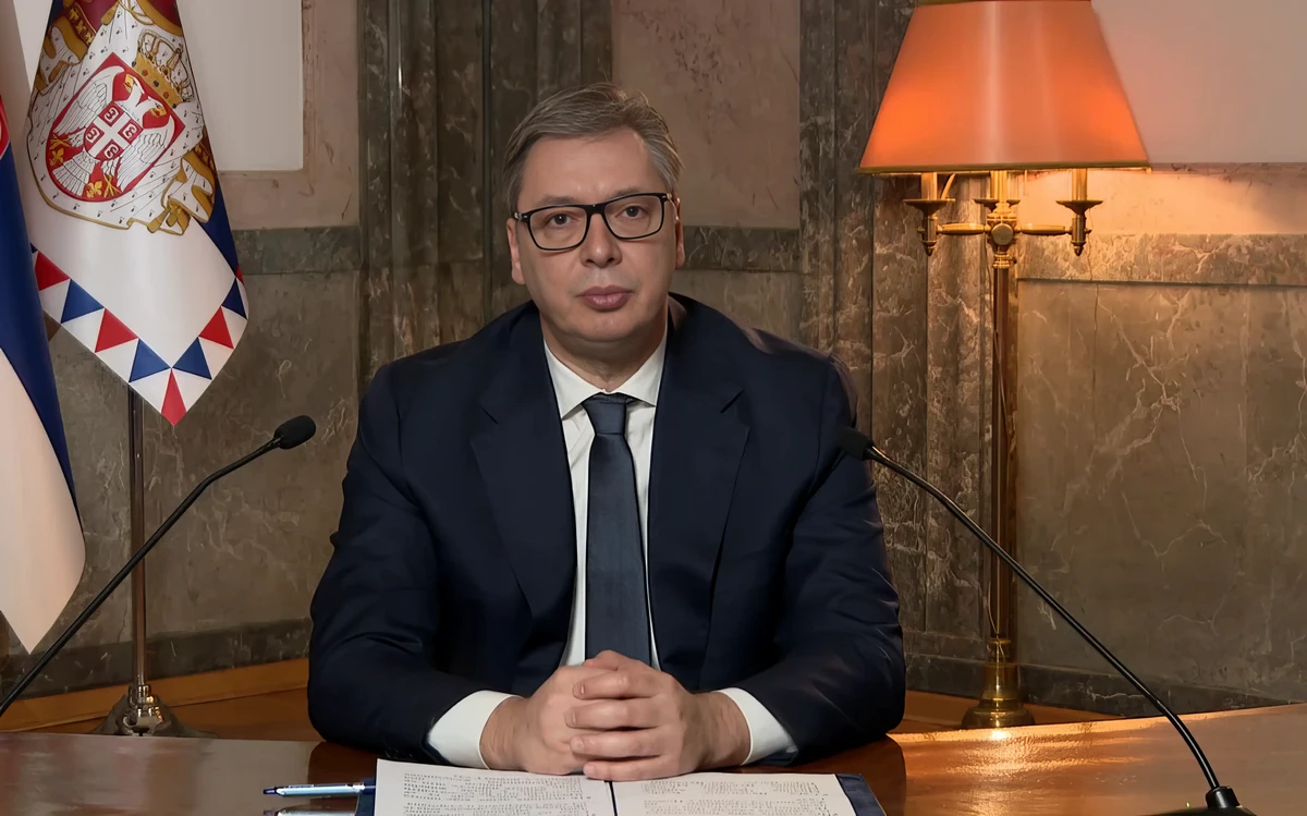 Szerb elnök most ismét úgy csinál. mintha bánná a bűneit