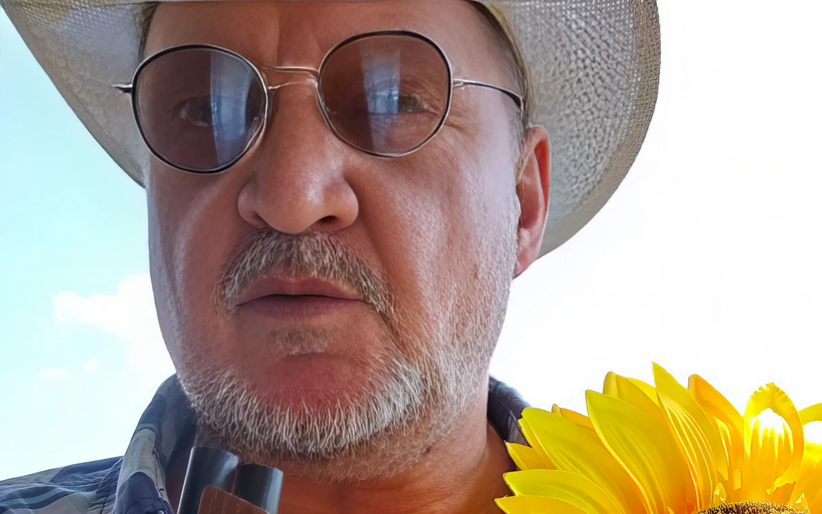 És még a pacsirtát is hallani véltem, közben éreztem az oklahomai nyarak forró sugarát a bőrömön. Azokét a régi szép napokét, amelyek már nem jönnek vissza soha többé