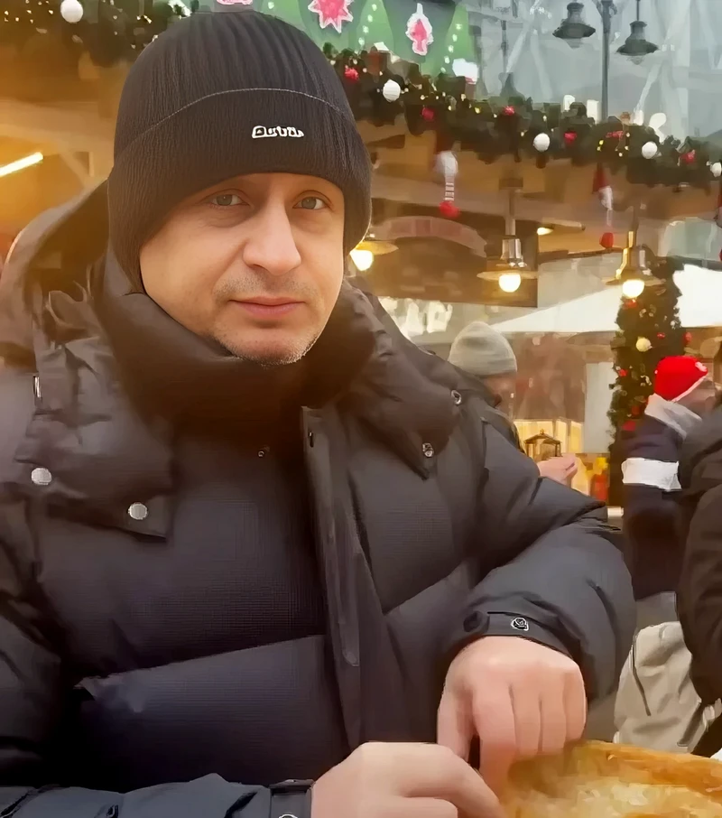 Andrej Danko magyar lángost evett Budapesten, és arról számolt be, hogy sok szenicei és bártfai szlovákkal találkozott a magyar fővárosban