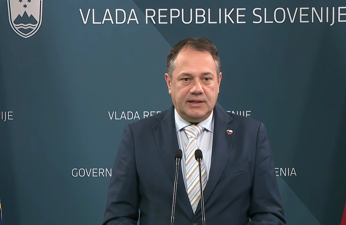 Matej Arčon szlovén miniszterelnök-helyettes közölte, hogy a ljubljanai kormány szerint a horvát Fina, mint a Ljubljanai Értéktőzsde jövőbeli minősített részvényese, nem élvezi a banki törvény 73. cikkében meghatározott jó hírnevet