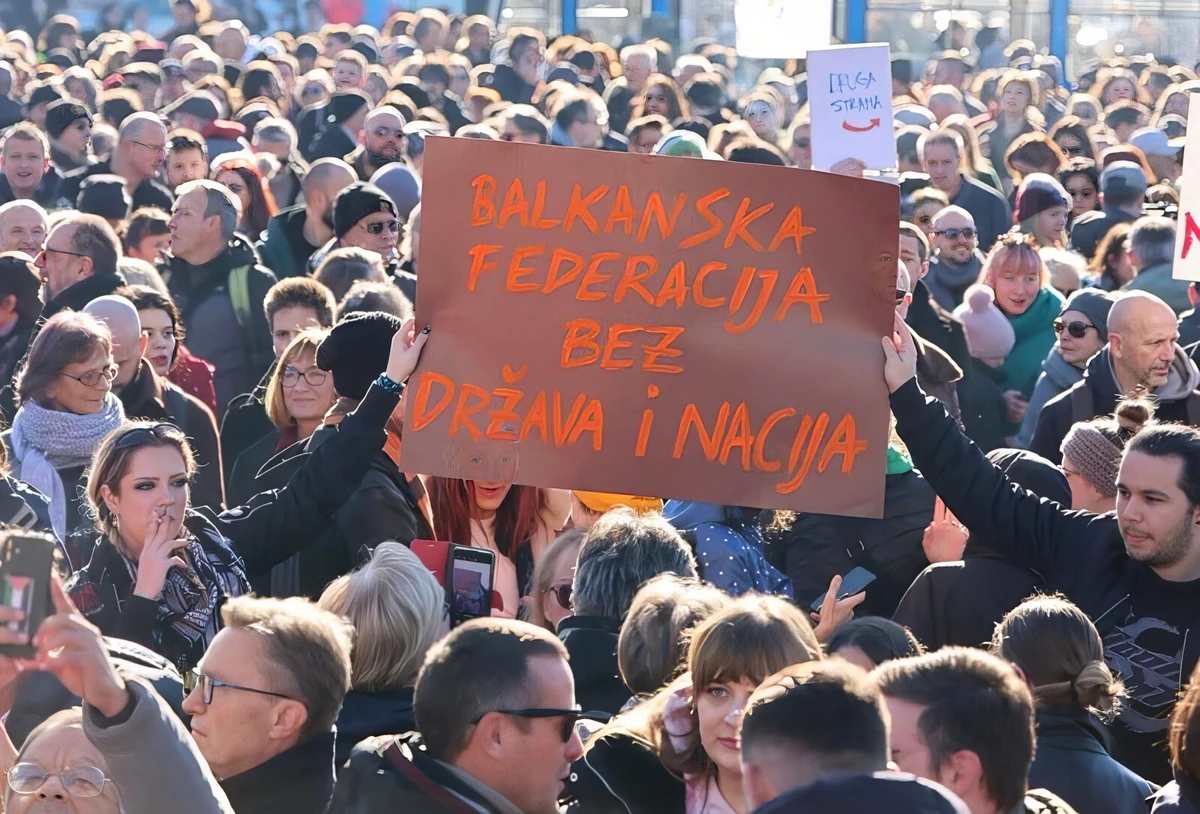 Antifasiszta tüntetések Horvátországban 2 Balkáni föderációt követel ez a két fiatal államok és határok nélkül