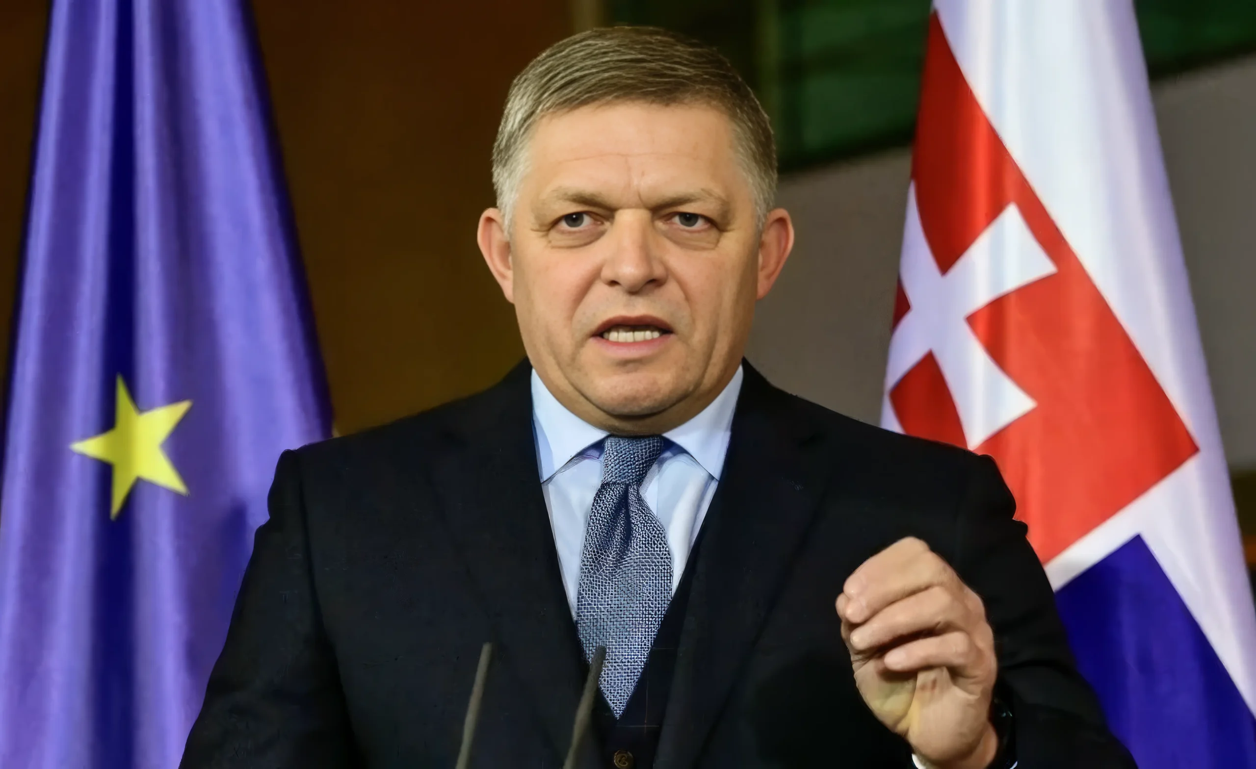 Fico szépen elkalauzolja Szlovákiát a Balkán felé