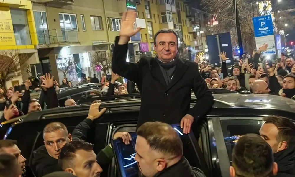Szinte egybehangzó értrékelések szerint a diaszpóra segítette győzelemhez Kurtit, rá szavaztak ugyanis az újévi ünnepekre hazatérő vendégmunkások. Kurti így megszerezte a mandátumok majdnem felét