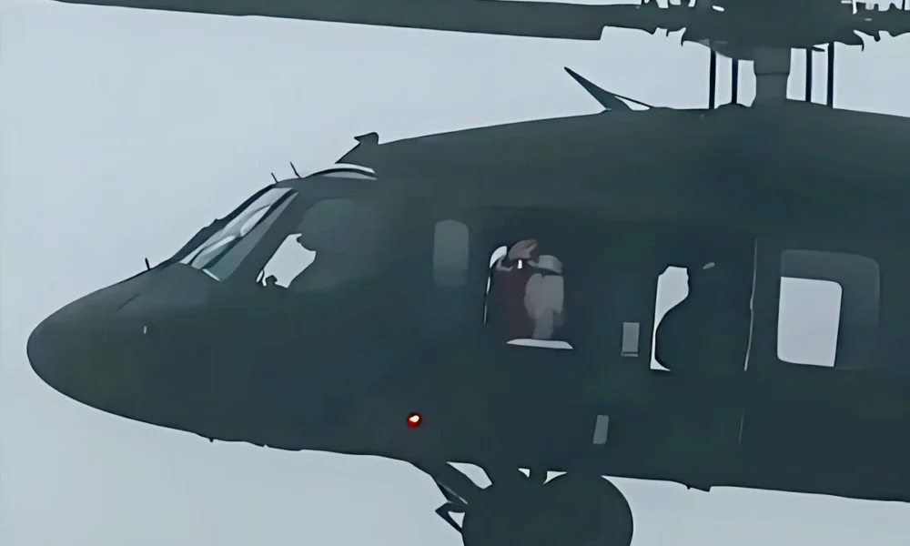 A Horvát Légierő zágrábi támaszpontjára is megérkezett a Mikulás, és is nem akárhogy, hanem a sereg vadi új Blackhawk helikopterén