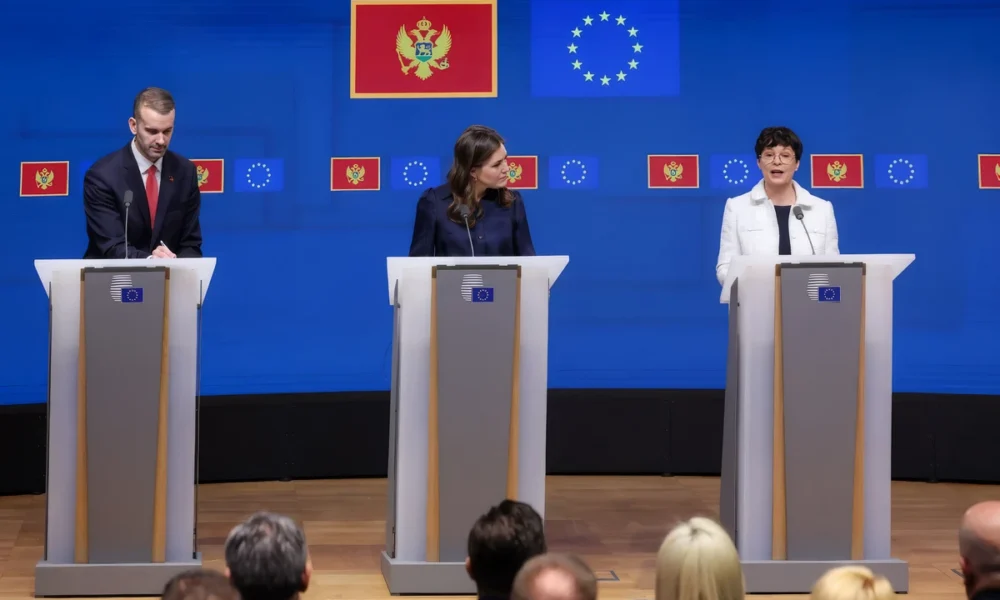 Montenegró öt csatlakozási fejezetet zárt le, a képen Milojko Spajić, Marie Bjerr, Marta Kos