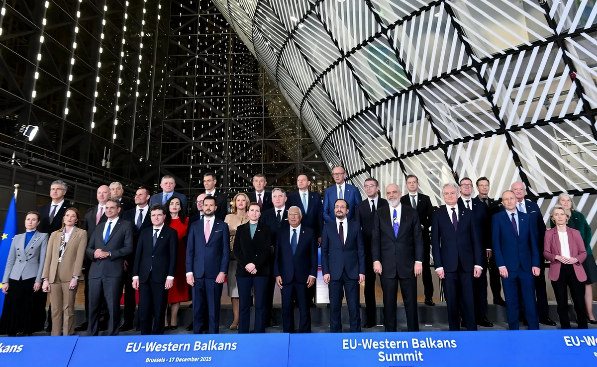 ZAHAROVA: Az EU arra kényszeríti Szerbiát, hogy csatlakozzon a szankciókhoz 2 Az EU-Nyugat-Balkán csúcstalálkozó a "szabadságszerető szerb nép" képviselője nélkül