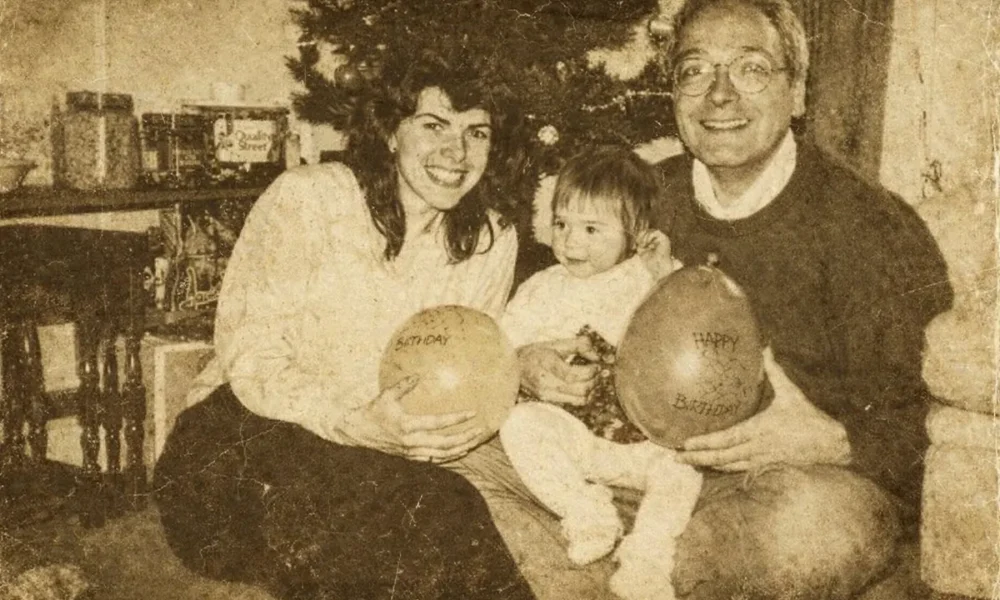 Lejla első születésnapja, 1993. december 25-én, Harmincnégy év telt el azóta, hogy csecsemőként kimenekítették Szarajevóból (Forrás: családi album)