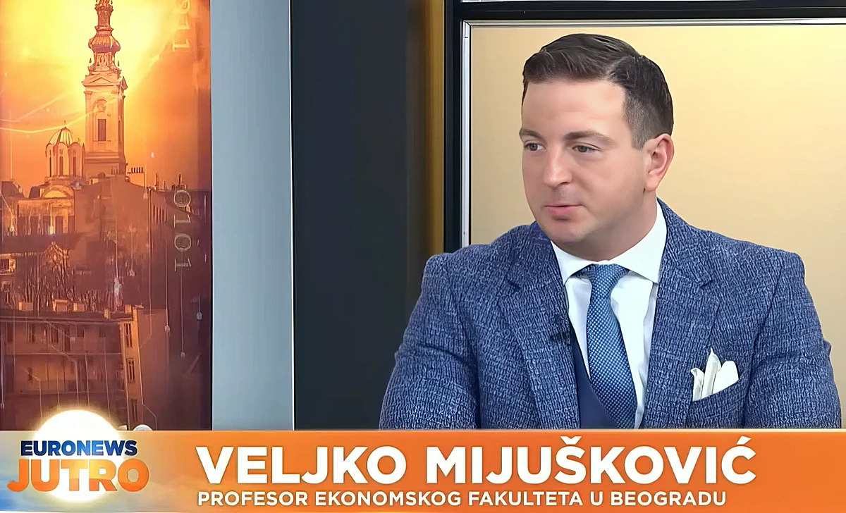 Eurómizéria vagy pánikkeltés – miért nincs deviza a szerbiai pénzváltókban? 3 Veljko Mijušković, a Belgrádi Közgazdasági Kar professzora általában a rezsimhű médiában és podcastekben jelenik meg. Szerbián az Euronews is ilyennek számít