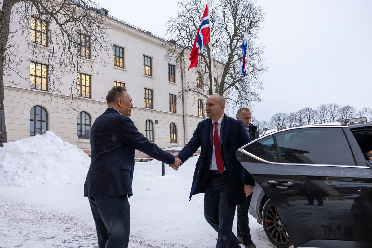 Zoki Bond sarkköri kalandjai 4 A horvát védelmi miniszternek mentegetőznie kellett Norvégiában