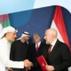 Az emírségi háló: a háttérben Orbán Viktor magyar miniszterelnök és Mohamed bin Zayed Al Nahyan, az Egyesült Arab Emírségek elnöke látható a stratégiai partnerségi megállapodás aláírásakor, megalapozták a közös befektetéseket