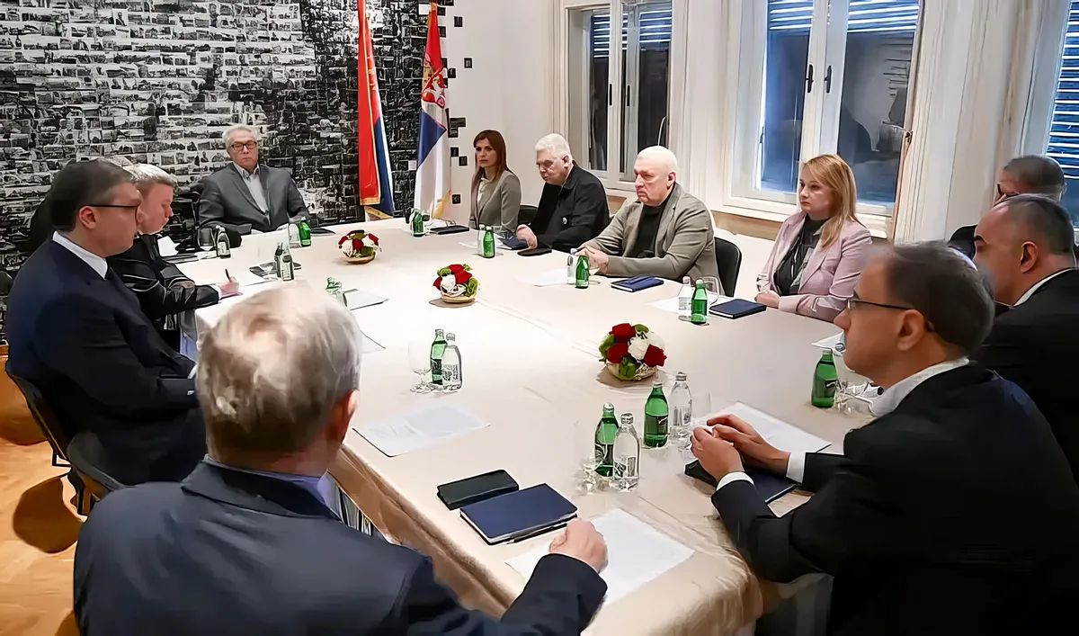 A téglalap alakú asztal lovagjai: a szerb elnök  fantommozgalmának kezdeményező bizottsága