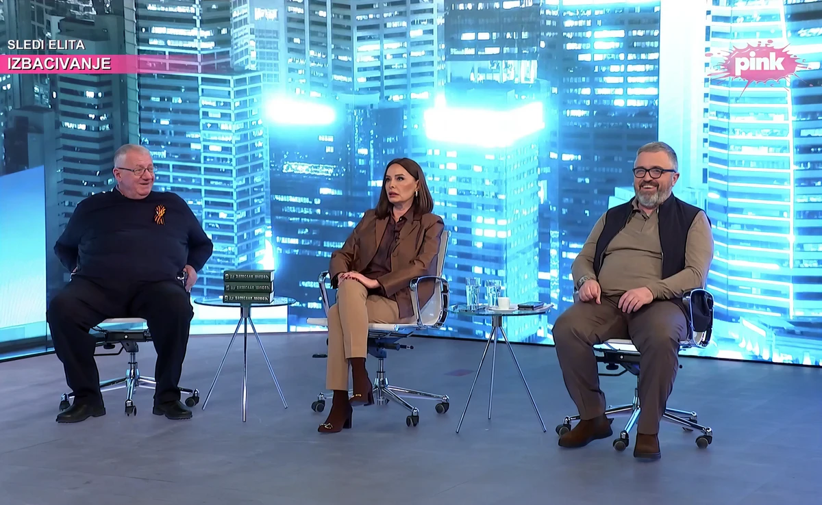 A bevezetőben említett személyek a csetnikvajdának azon kijelentésén derülnek, hogy "eladtak benneteket kilóra". A képen Vojislav Šešelj, Olivera Zekić és Dragan J. Vučićević (Forrás: Screenshot)