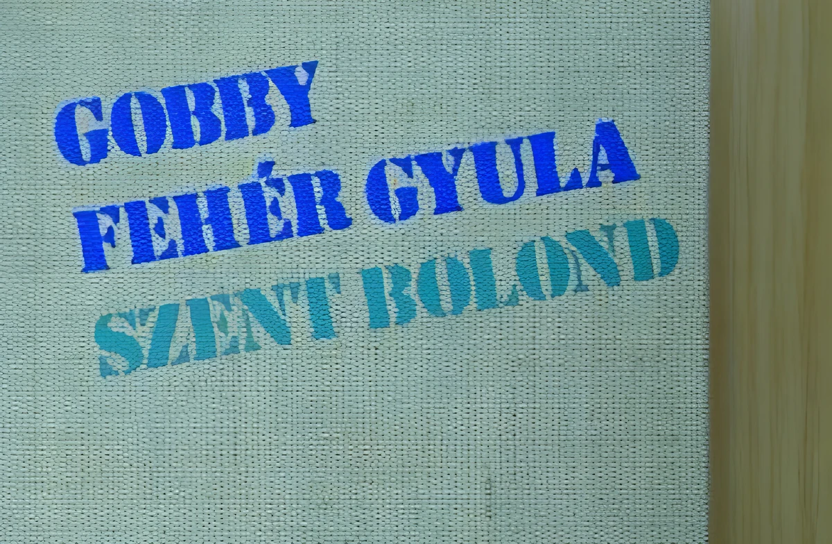 „A világ nem attól őrül meg, hogy bolondok lakják, hanem attól, hogy mindenki azt hiszi, ő az egyetlen épeszű.” (G.F.Gy.: Szent bolond)