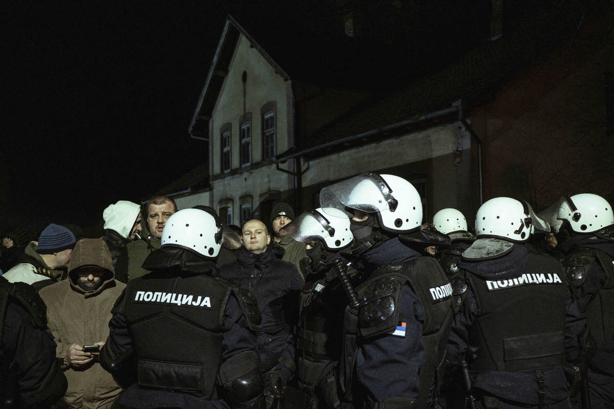 A szerbiai demokratikus választások és a hatalmi koalíció legnagyobb védelmezői (Fotó: Mina Delić)